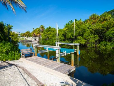 Stunning 3 Bedroom Home Private Pool, Spa, Boat Dock, B.Ball